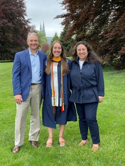 Pete-Geraghty-Spotlight Pete Geraghty '87 VSB, P '22 pictured with family
