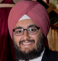 Headshot of Ami Sawhney 