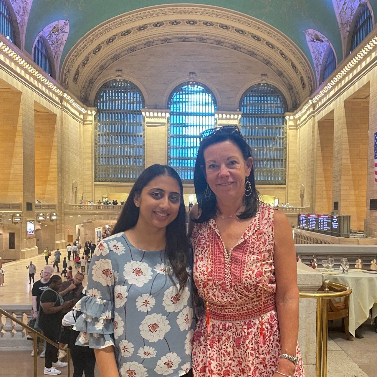 Maahika Naheta ’24 VSB (left) and Heather Tarrant ’85 VSB (right)